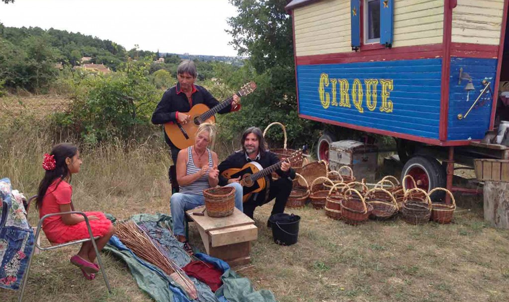 roulotte-cirque-ambiance-10