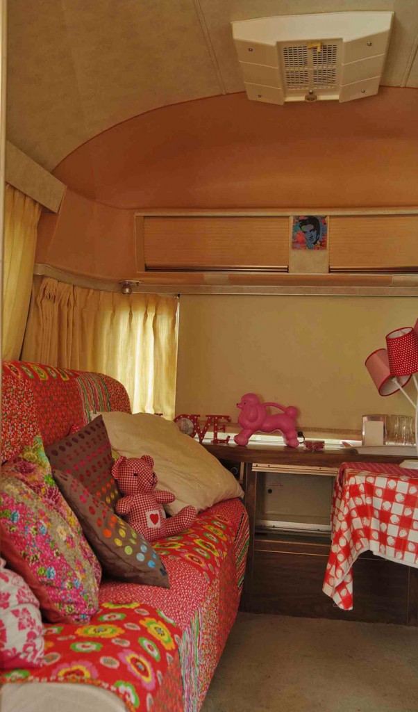 roulotte-elvis-decoration-interieure-1